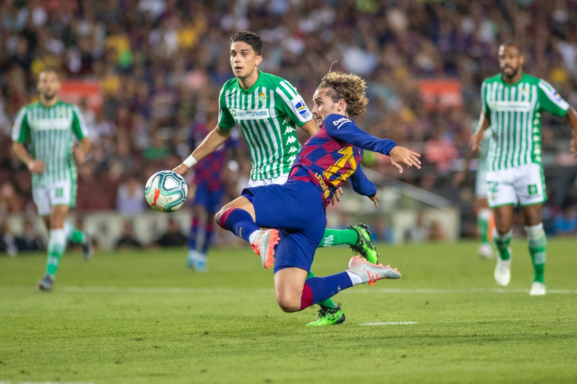 包含丹佛掘金今晨豪取连胜，志在西甲名次提升，压力陡增，年轻球员得到机会的词条