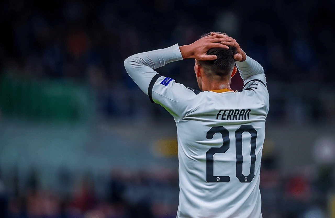 布莱顿训练开放日，转会期战术微调引欢呼，德甲在即，资深球员宣示担当(无尽的拉格朗日开服规律)-中欧体育